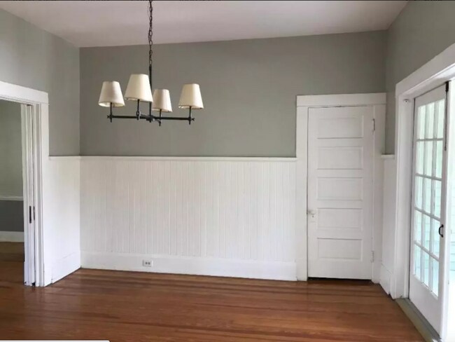 Dining room - 708 E Grayson St