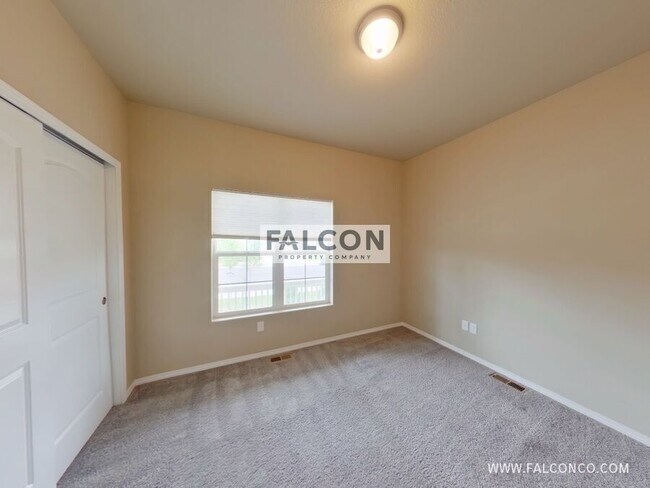 Building Photo - 9958 Golf Crest Dr