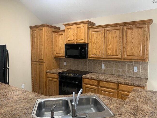 Building Photo - 6037 Laci Ln