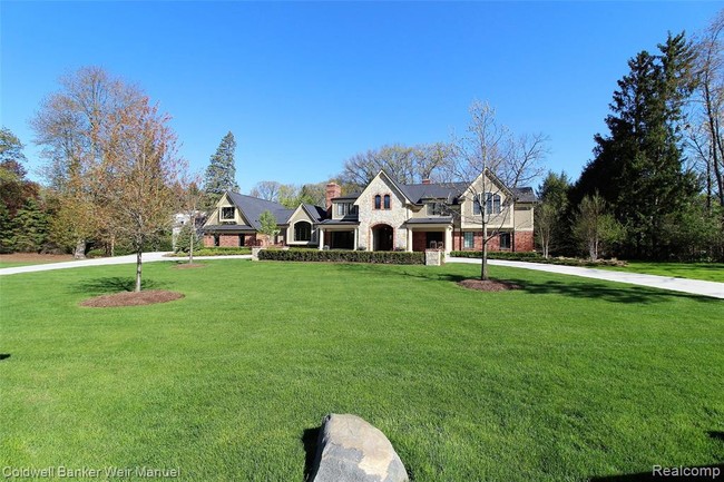 Building Photo - 215 Martell Dr