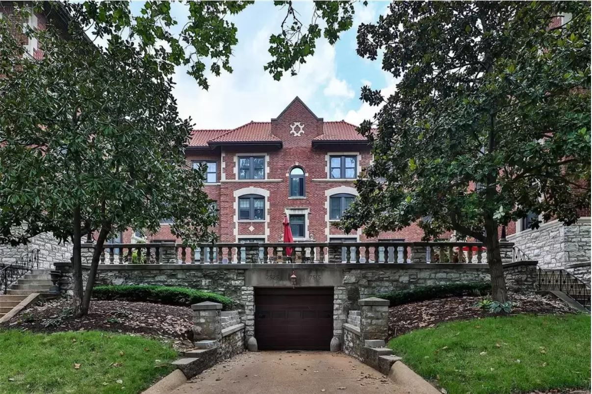 Building Front - 7515 Buckingham Dr