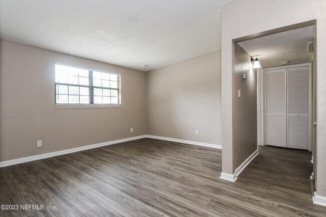 Foto del edificio - 6743 Morgana Rd N