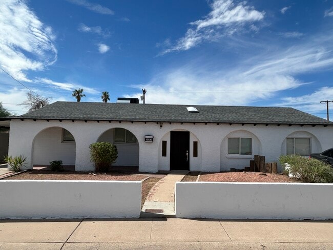 Building Photo - 3062 N 42nd Ave
