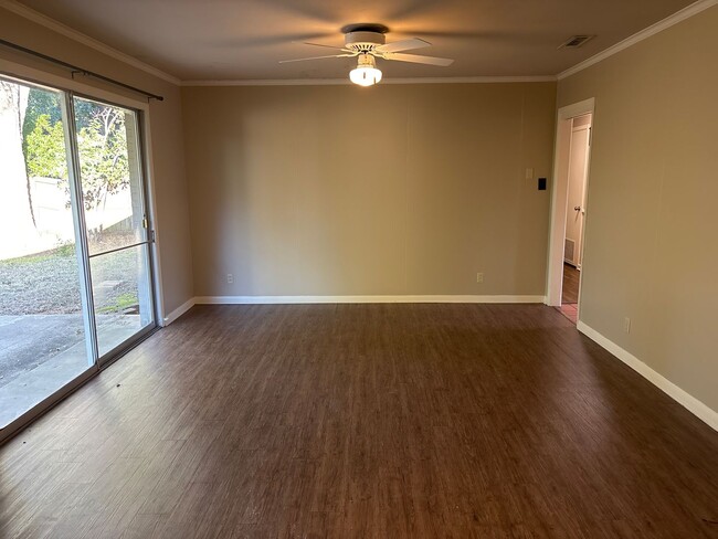 Foto del edificio - 204 Ridgecrest Dr