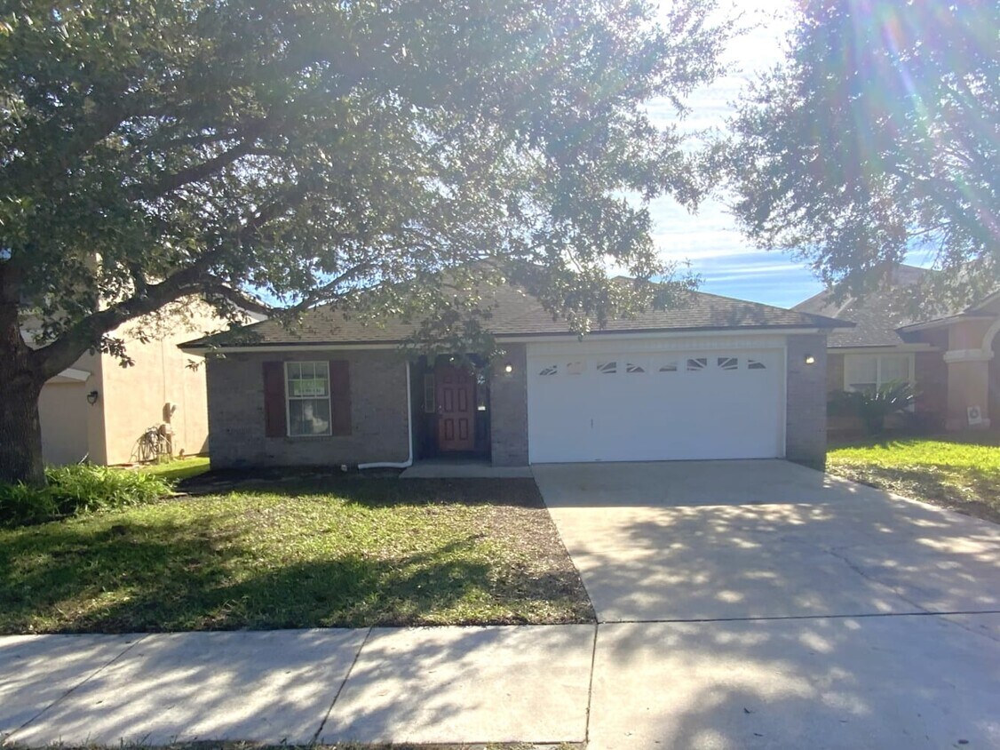 Primary Photo - 3636 Live Oak Hollow Dr