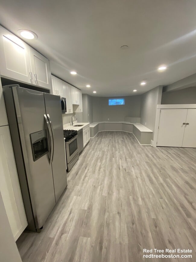 Photo - 190 Kelton St Apartment