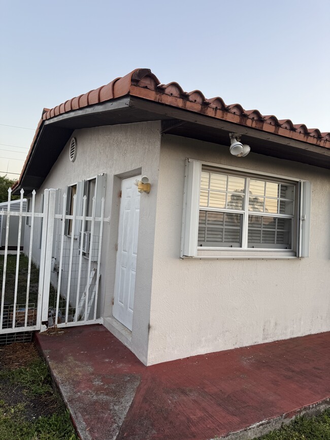 Building Photo - 10340 SW 43rd St