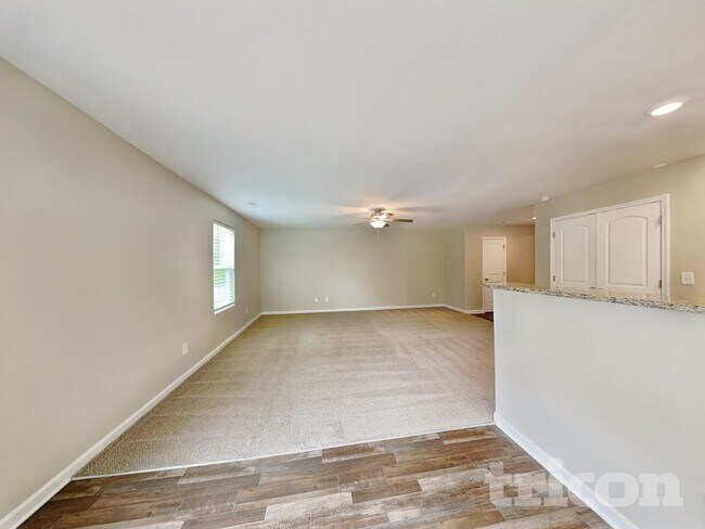 Foto del edificio - 201 Rustling Way