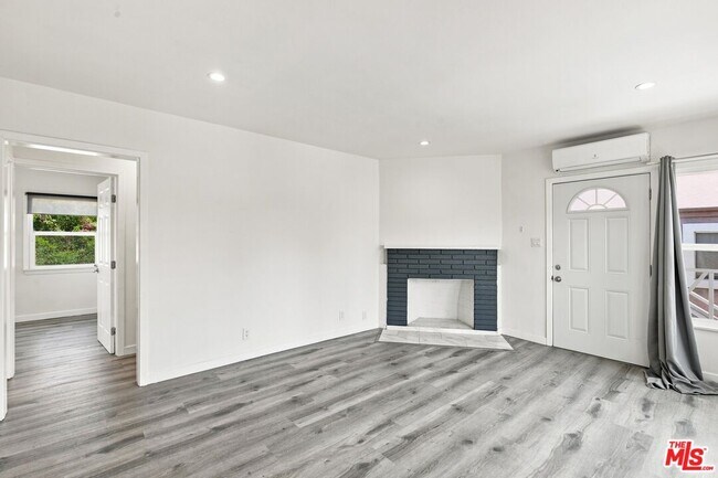 Building Photo - 11485 Cumpston St