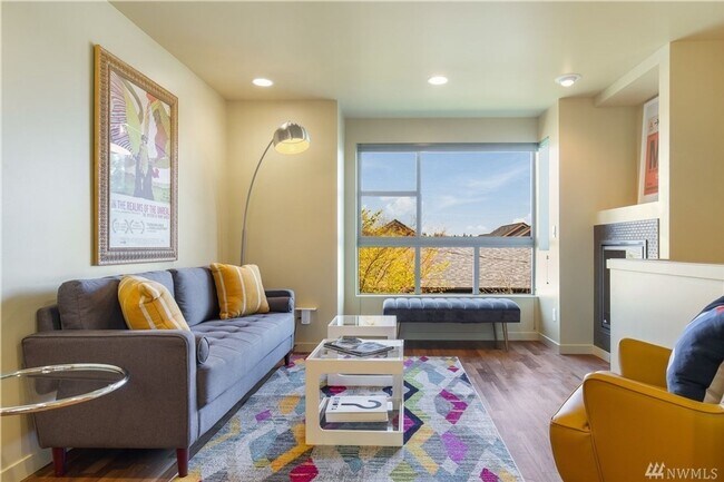 Foto del edificio - 2BR + Flex Townhouse – Private Garden & Ga...