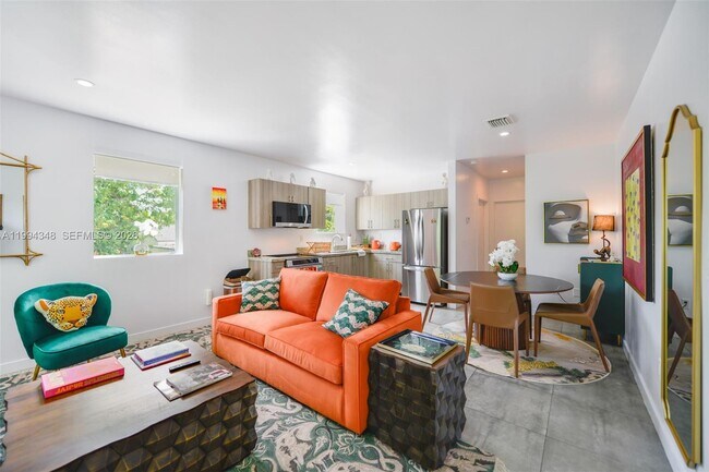 Building Photo - 165 NW 39th St