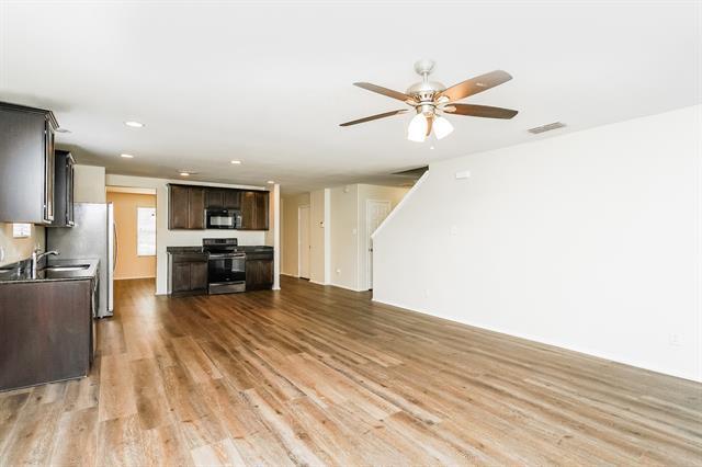 Foto del edificio - 1616 Megan Creek Dr