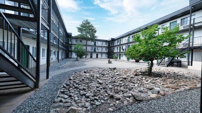Building Photo - Augusta Apartments