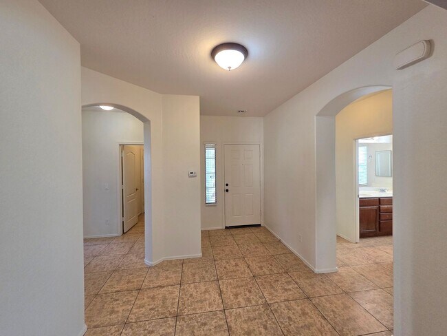 Foto del edificio - Beautiful 4 Bed/2 Bath in Goodyear!