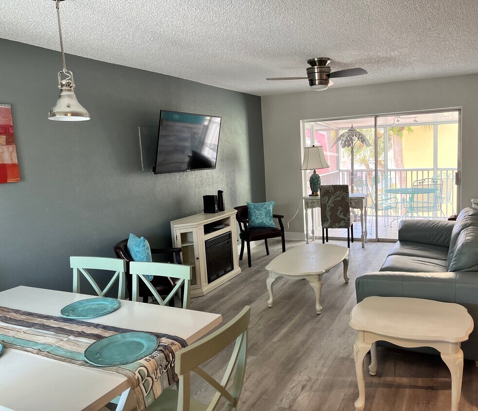 3595 41st Ln S Unit L, Saint Petersburg, FL 33711 Condo for Rent in