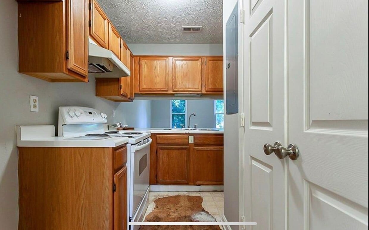 Primary Photo - 1031 Plantation Way NW
