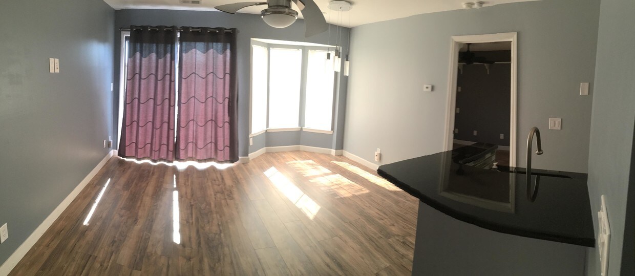 Foto principal - 402 Carhart Ct