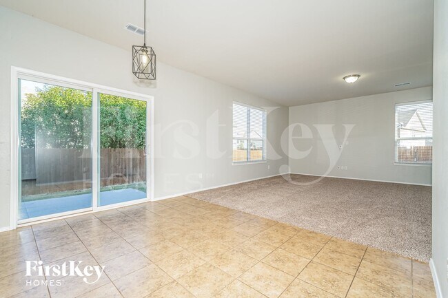 Foto del edificio - 2209 Windsor Farms Dr