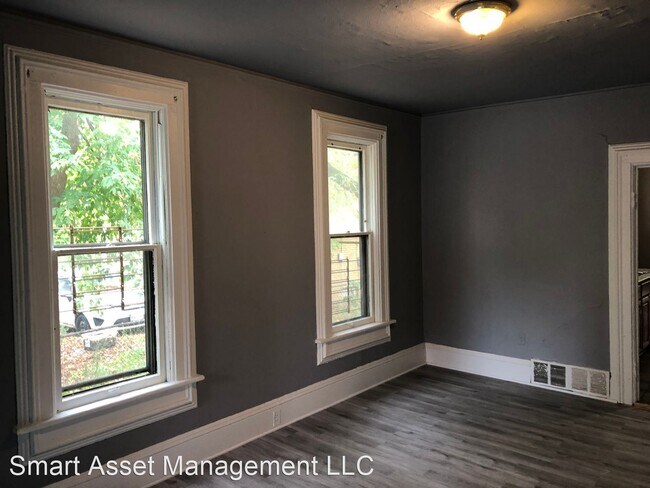 Building Photo - 3 br, 1 bath House - 3011 N. Holton St.