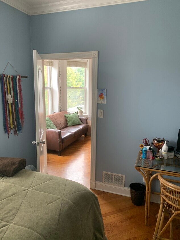 Foto principal - 3747 W Wrightwood Ave