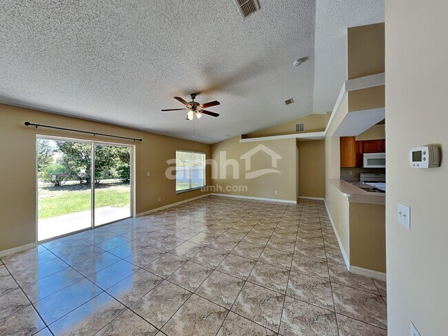 Foto del edificio - 12001 Goldenstar Ln