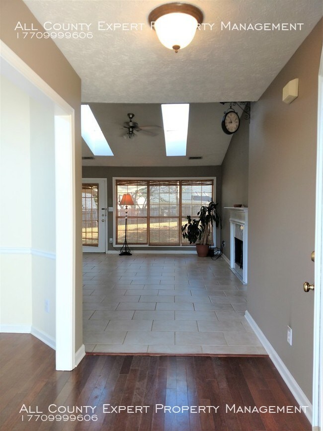 Building Photo - Great Ranch Style Home