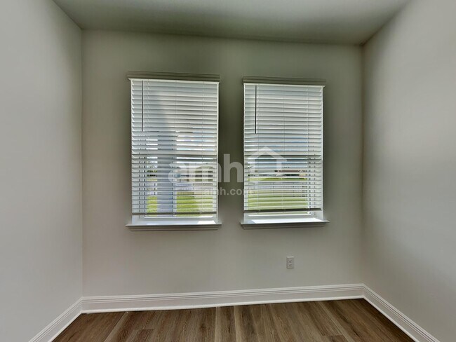 Foto del edificio - 6377 Atlantic Bch Ave