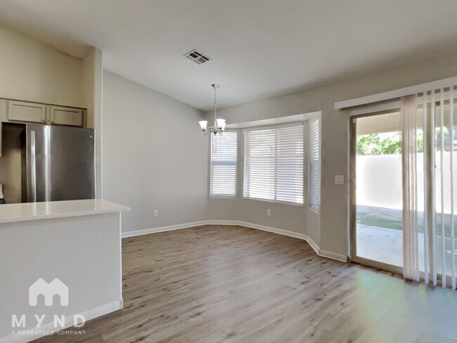 Foto del edificio - 7922 W Whyman Ave