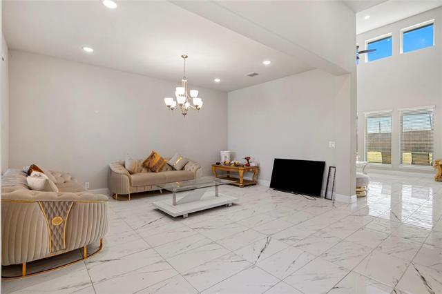 Foto del edificio - 3100 Blazing Star Rd
