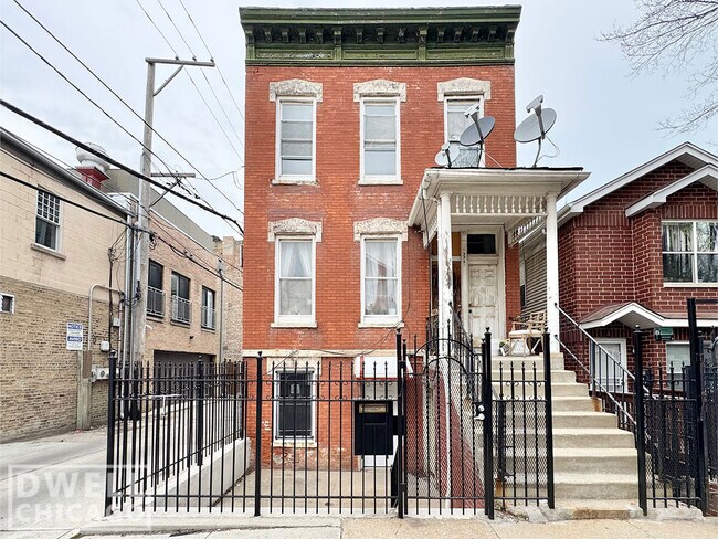 Foto del edificio - 1546 W Walton St