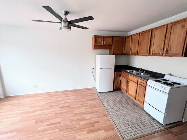 Foto del edificio - 3933 N Clarendon Ave