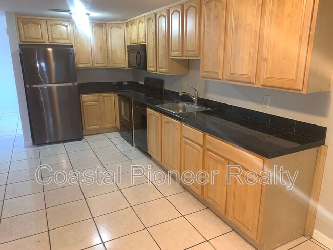 Foto del edificio - 10202 Bonnie Bay Ct