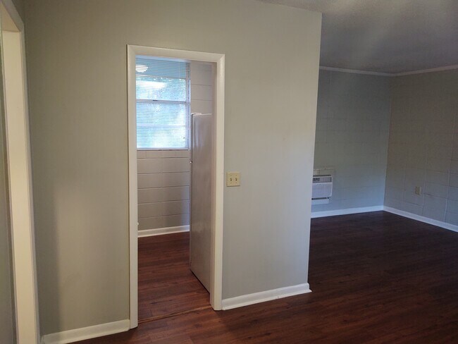 Building Photo - 3608 Campbell Dr