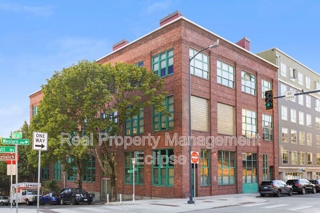 Building Photo - 66 Bell St
