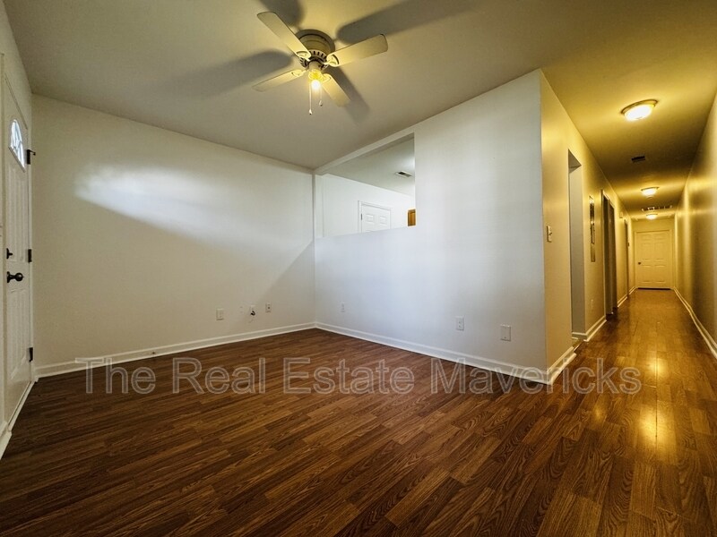 Primary Photo - 4621 Kirkland Ave