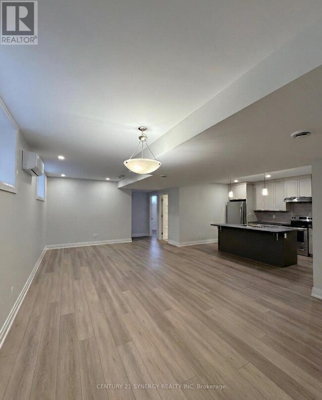 Building Photo - 822 Namur St