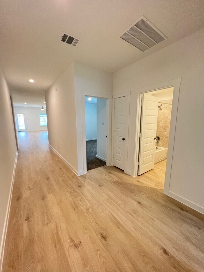 Foto del edificio - 1631 Solana Dr
