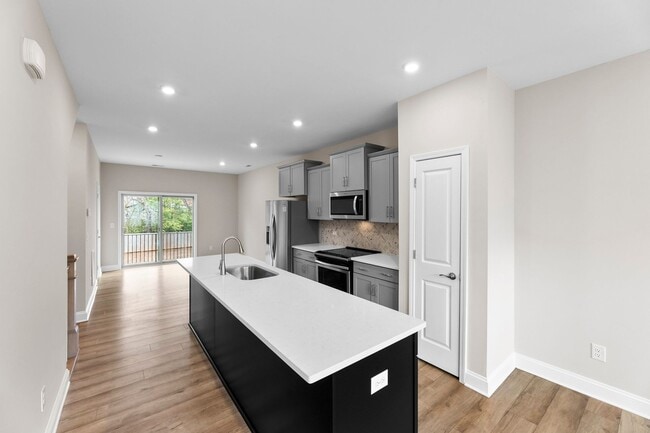 Building Photo - 210 Judson Ave