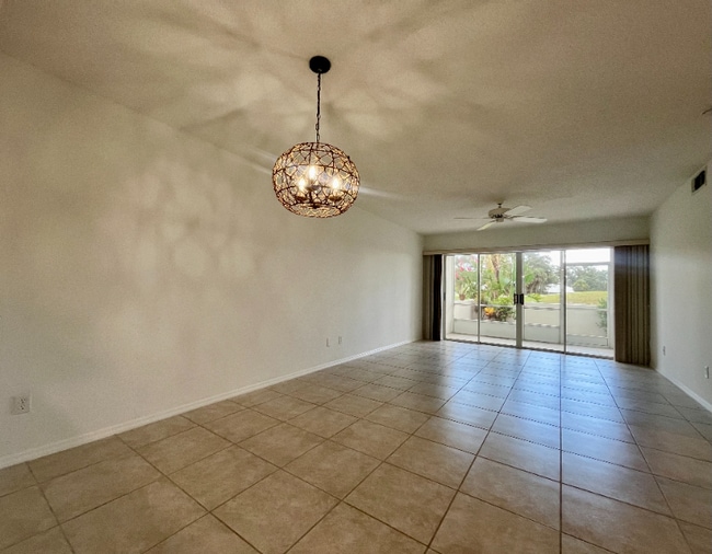 Building Photo - 431 Cerromar Ln