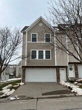 Building Photo - 5924 N 167th Plaza