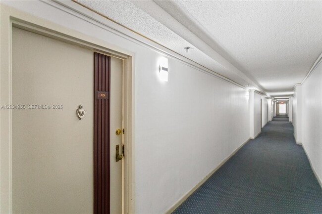 Building Photo - 17021 N Bay Rd