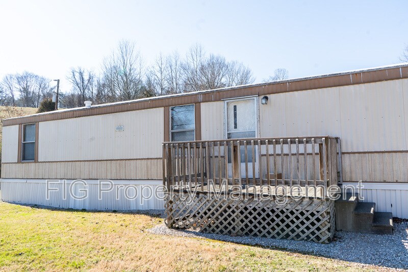 Primary Photo - 805 Hillvale Rd