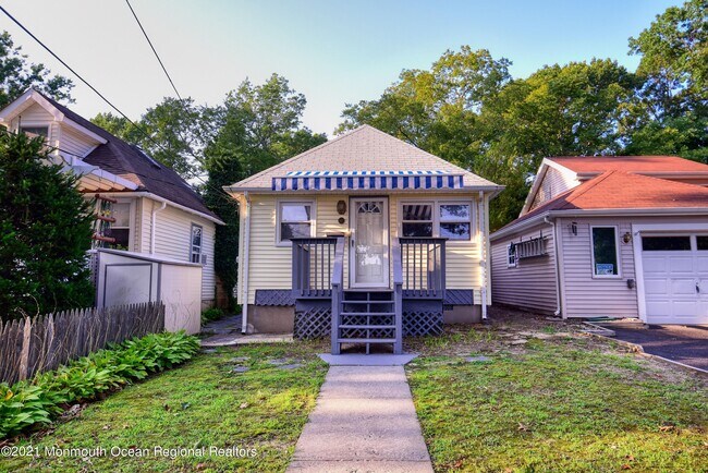 Building Photo - 465 Monmouth Ave