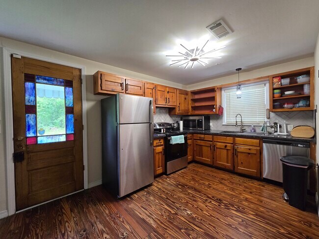 Foto del edificio - 18246 Woodscale Rd