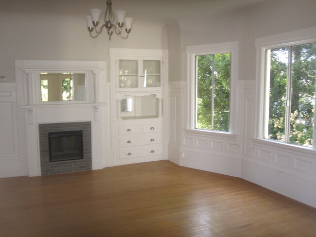 Dining room - 5826 Occidental St