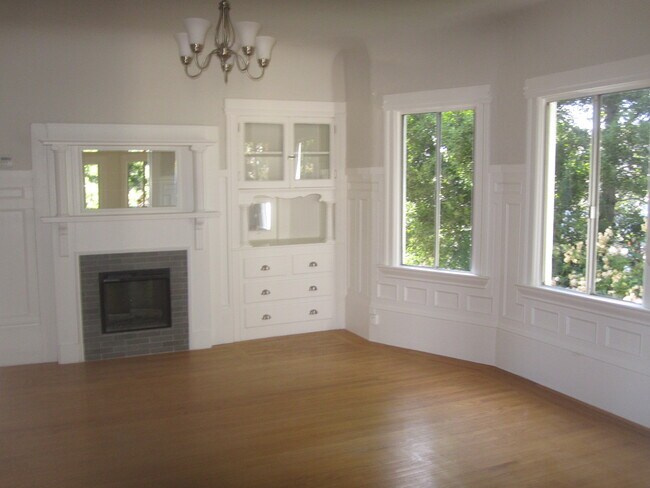 Dining room - 5826 Occidental St