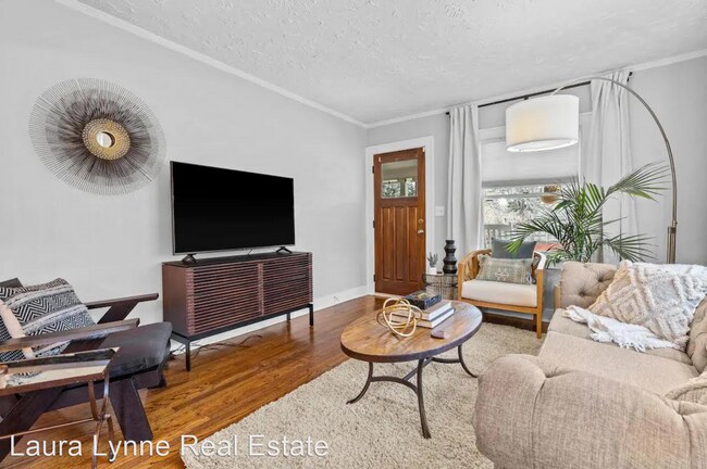 Foto del edificio - 3 br, 2 bath House - 807 W 75th St