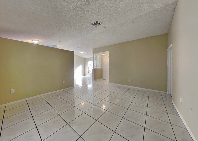 Foto del edificio - 2715 Taylor St