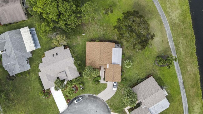 Foto del edificio - 5569 Glen Abbey Ct