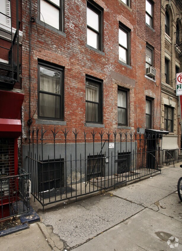 Building Photo - 21 Jones St